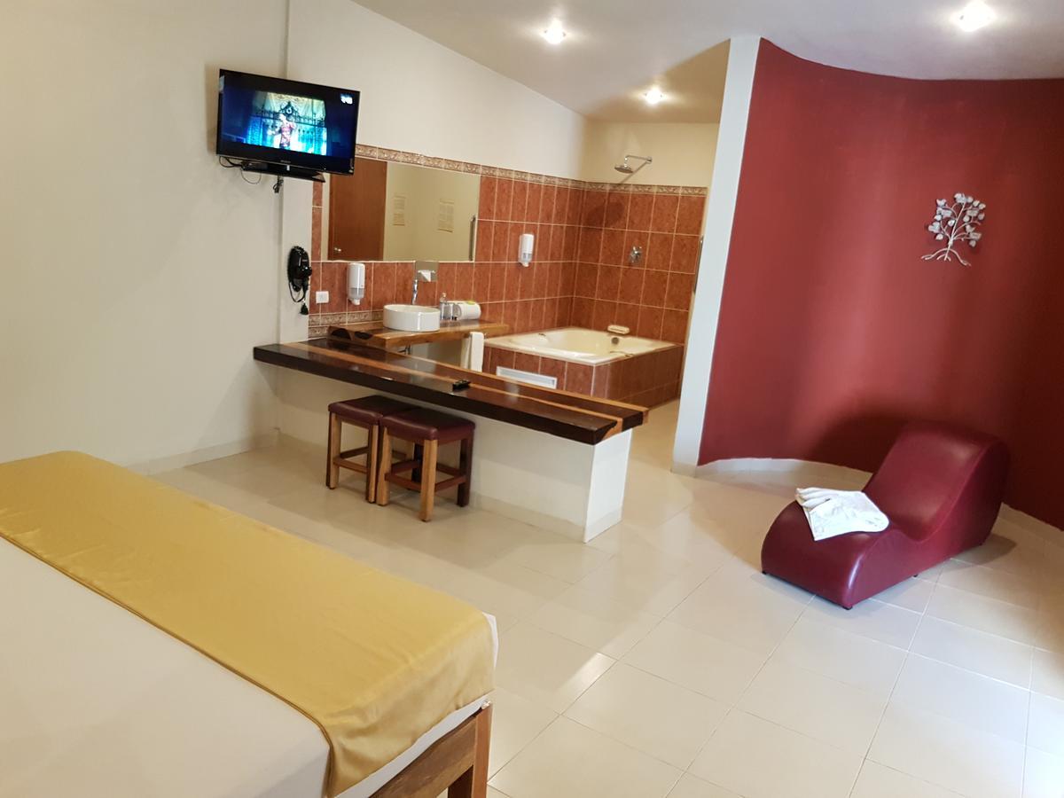 Auto Hotel Paraiso Inn Palenque Buitenkant foto